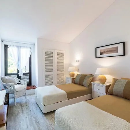Lovelystay - Private With Pool And Garden Vila *