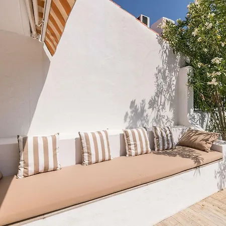 Lovelystay - Private With Pool And Garden Villa *