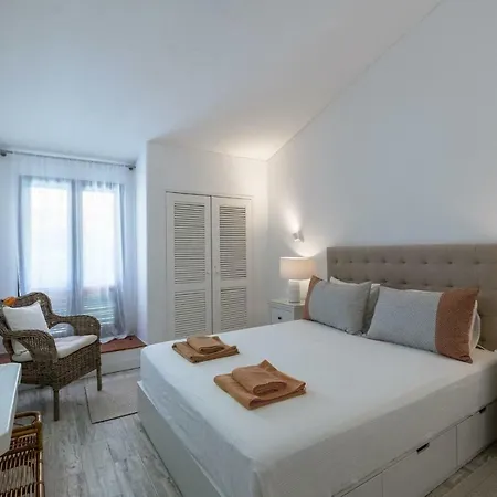 Villa Lovelystay - Private With Pool And Garden *
